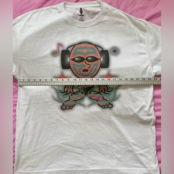 Bobby Radio XL Graphic Tee – Tribal Headphones Art Shirt, 9989 Airbrush Back - Picture 6 of 7